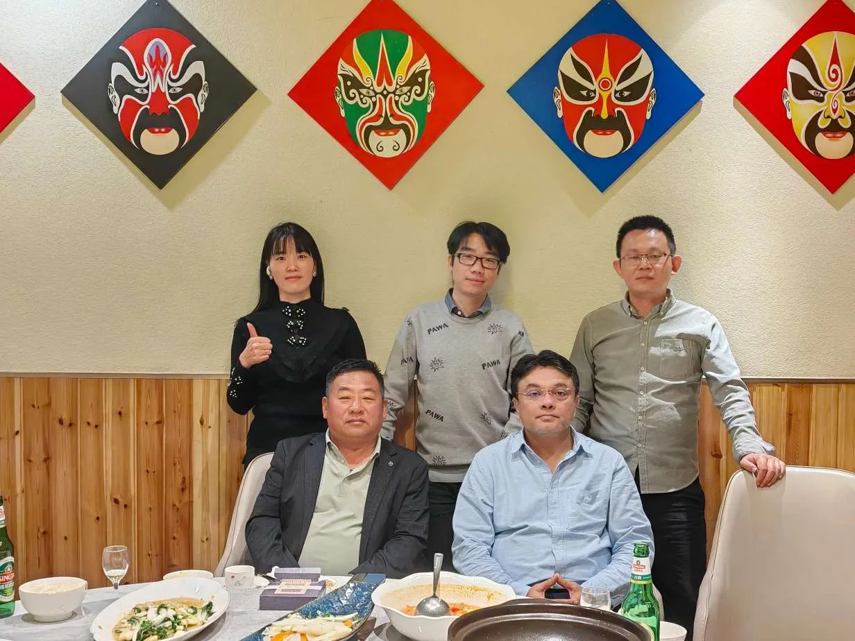 Rất vui mừng được chào đón các đối tác Ấn Độ đến nhà máy