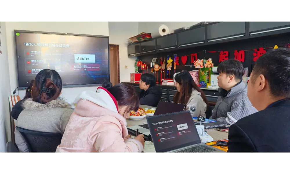 Chào đón Tết Nguyên Đán cùng Power Tower Solutions